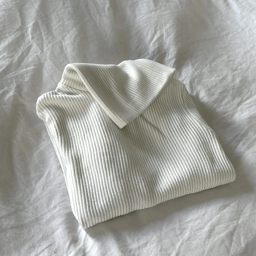 Club Monaco Meredy Turtleneck in creamy white - Picture 5 of 7